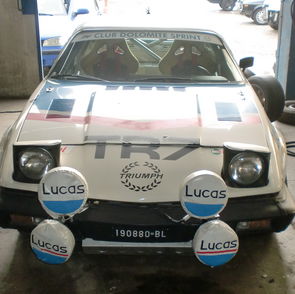 TRIUMPH TR 7